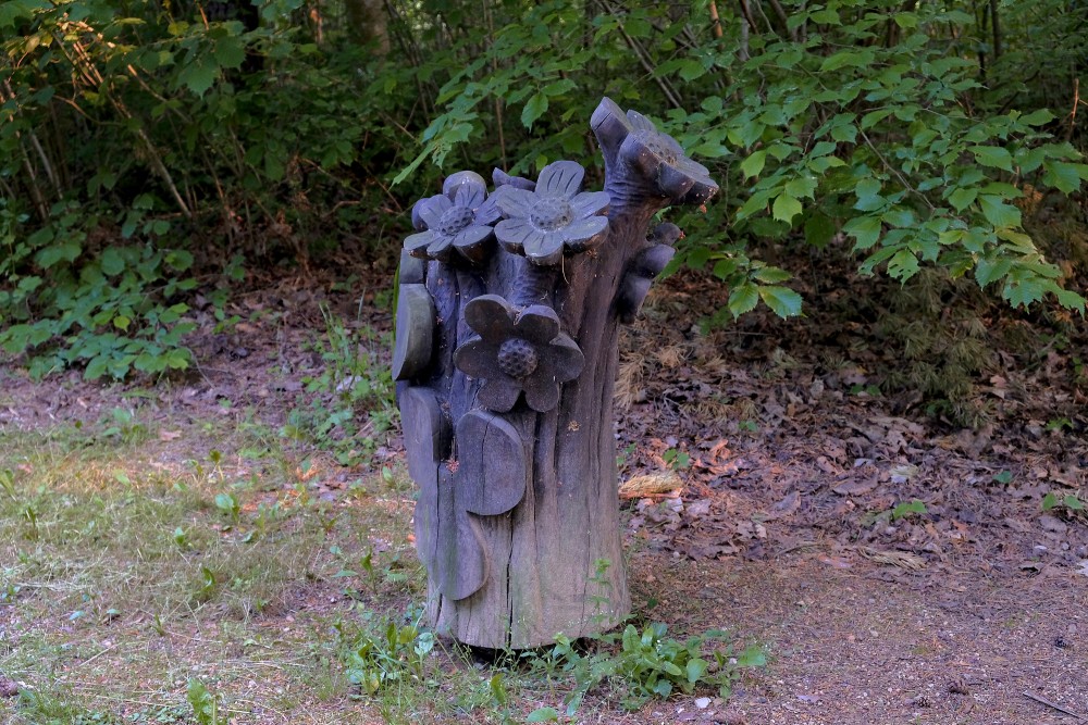 Koka skulptūra (Žibgravas veselības taka)