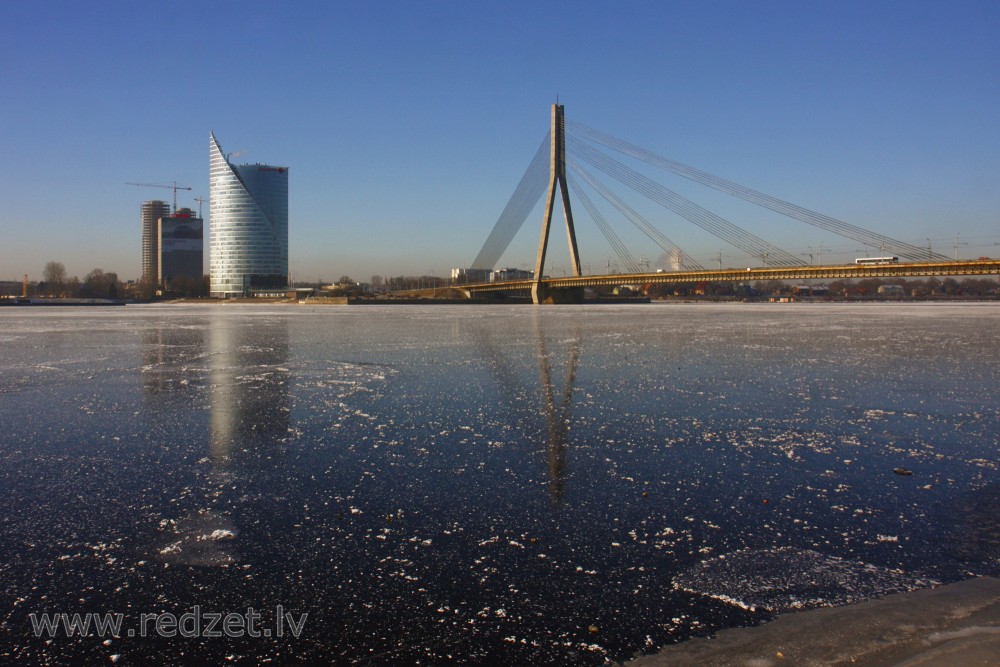 Vanšu tilts ziemā