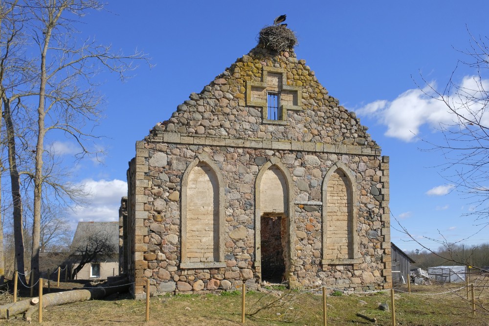 Zviedru baznīcas drupas (Allažmuiža)