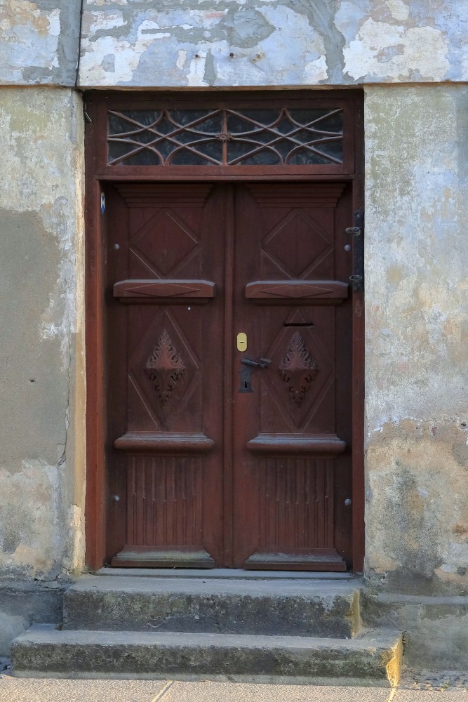 Koka durvis, Kuldīgas vecpilsēta, Jelgavas iela 29