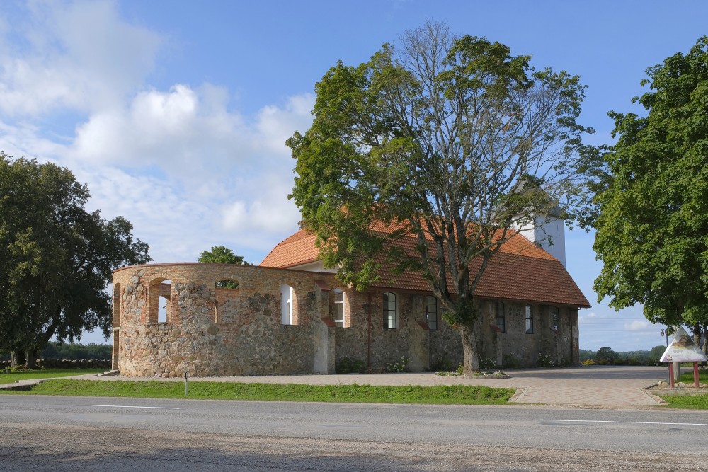 Gramzdas luterāņu baznīca