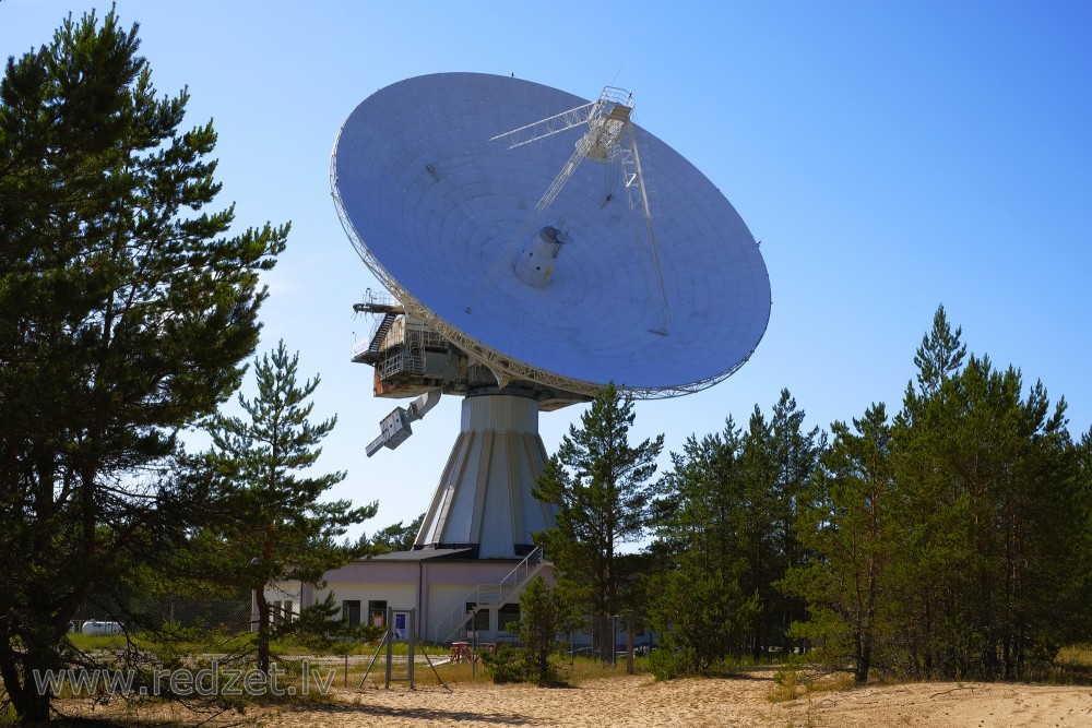 Irbenes radioteleskopa RT-32 antena