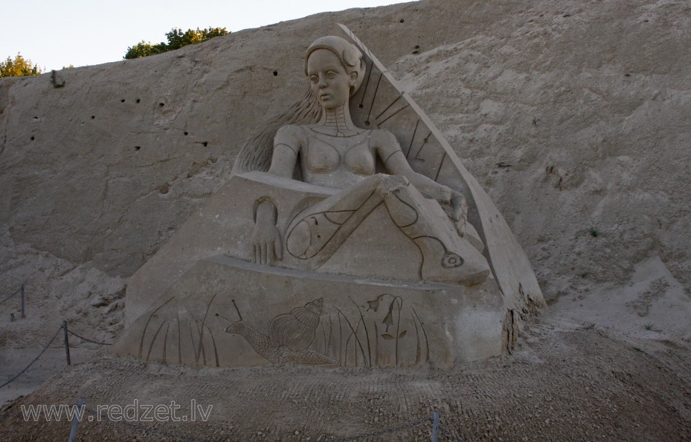 Smilšu skulptūra - Tiekšanās (Irina Taflevskaya)