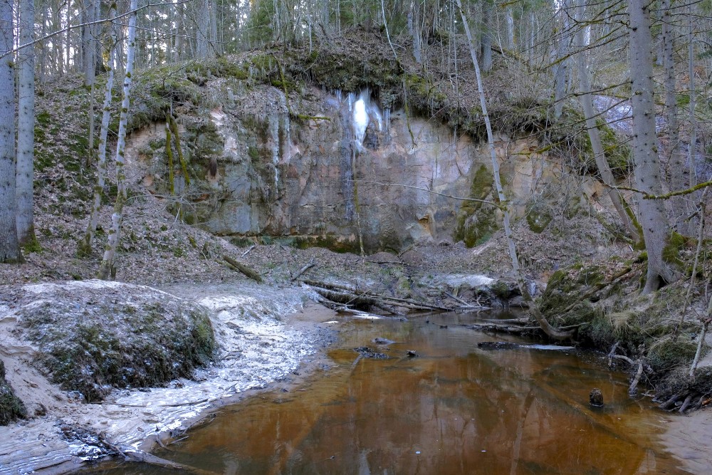 Kaļķupe Rocks