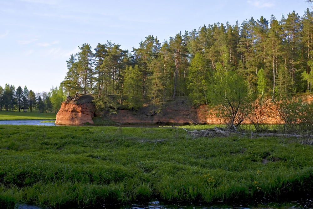 Sarkanās klintis (Pietraga klintis)
