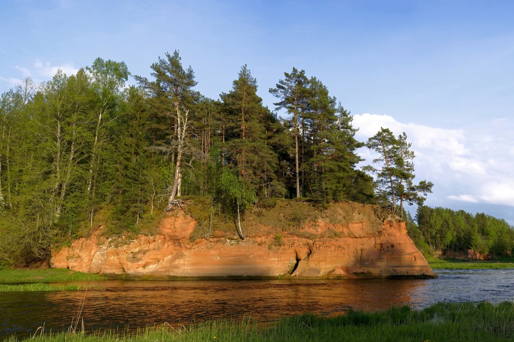 Sarkanās klintis (Pietraga klintis)
