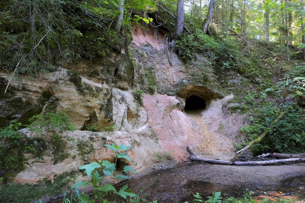 Saulstaru Rock And Cave