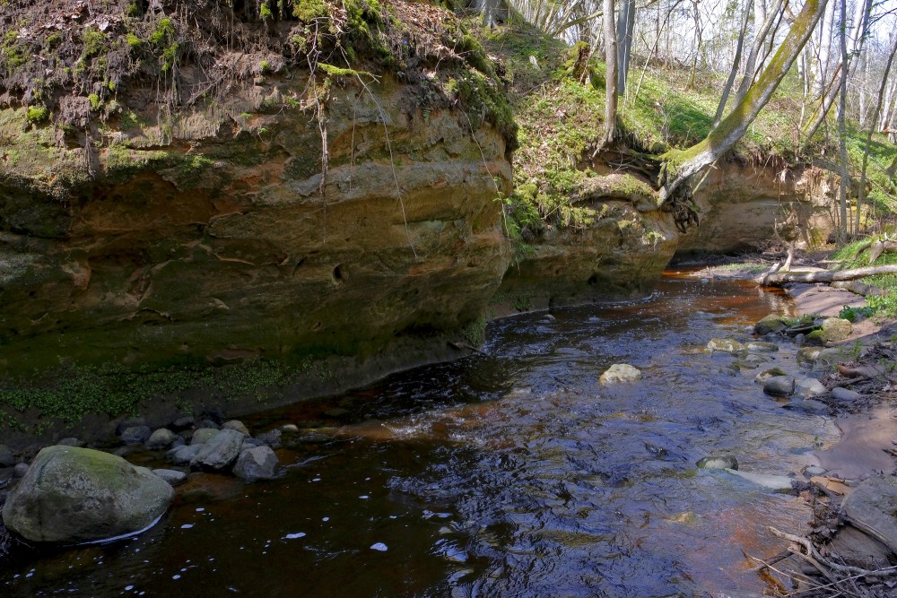 Lorumupe River Sandstone Outcrops