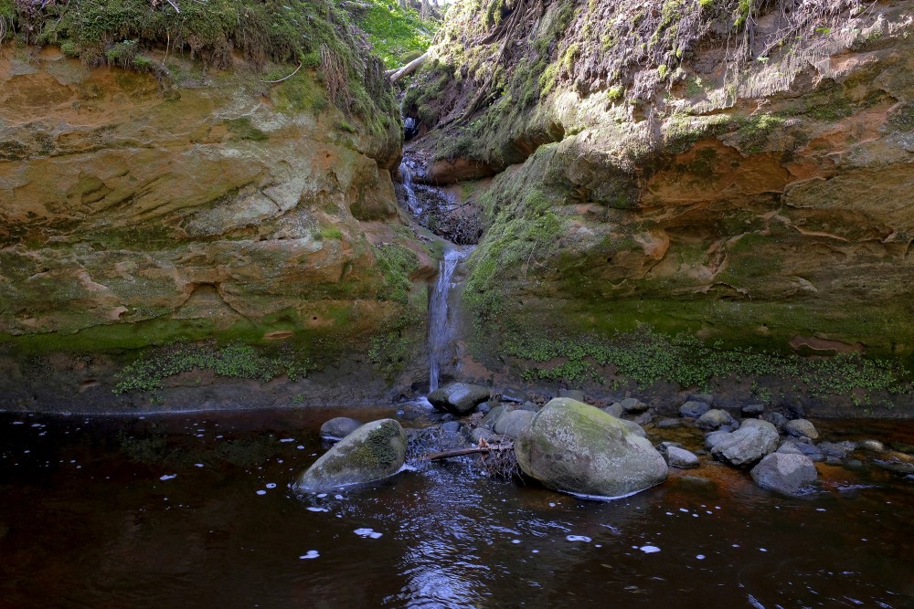 A small waterfall in Lorumupīte canyon