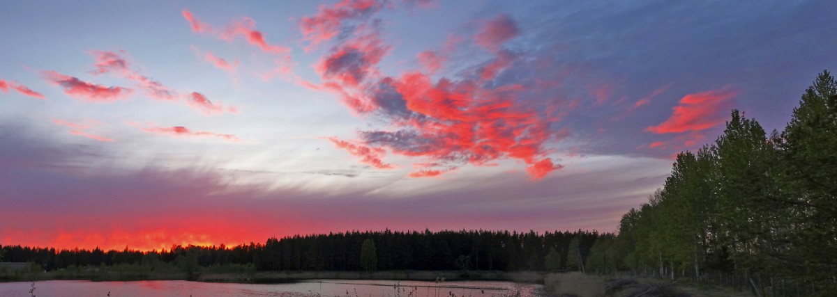 Saulrieta panorāma, ugunīgas debesis Saulrieta panorāma, ugunīgas debesis