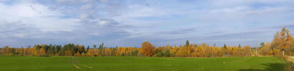 Rudens panorāma, lauku rudens ainava Rudens panorāma, lauku rudens ainava