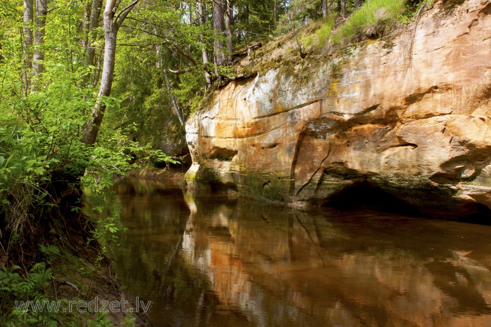 Lurmani Outcrops