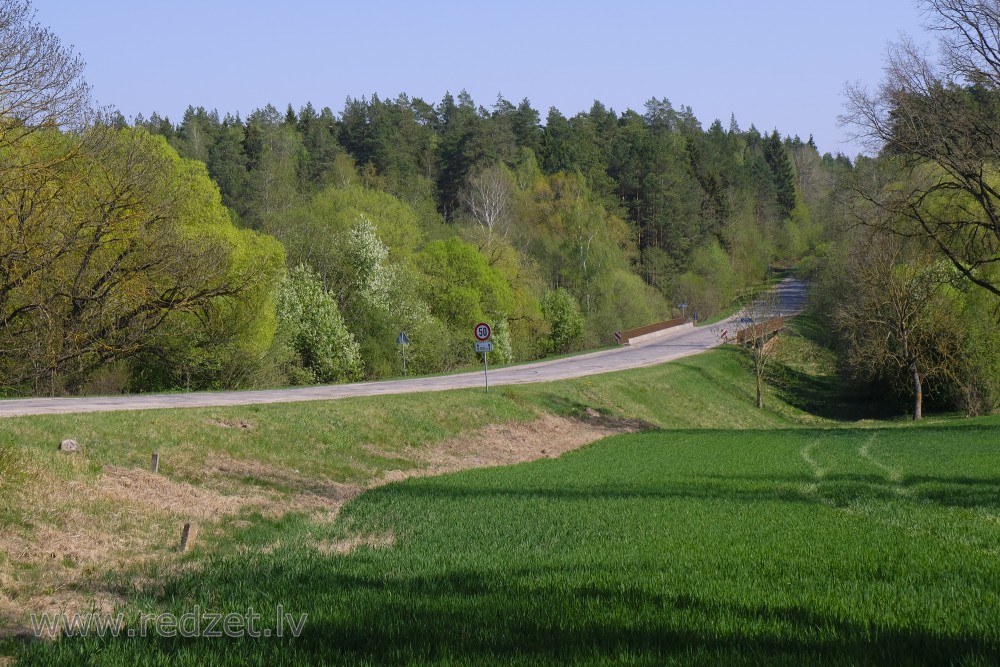 Bridge over Svēte on Vilce-Tērvete Highway at Mūrmuiža in Spring