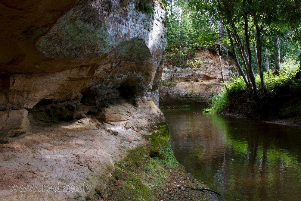 Lurmani Outcrops