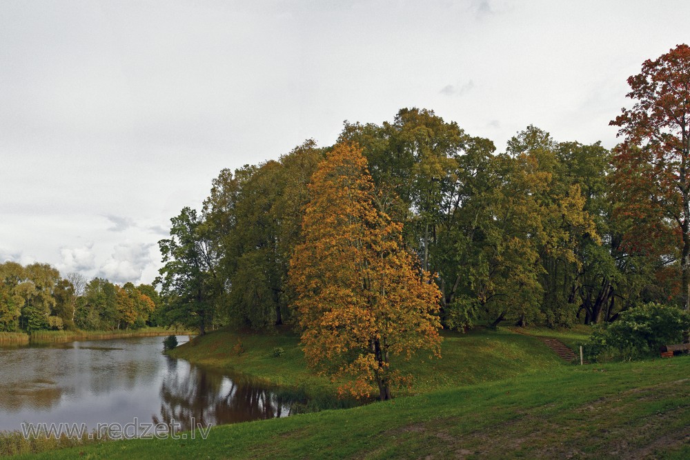 Kalnadārza pilskalns Dundagā