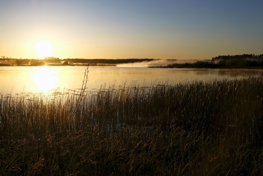 Nabas ezera rīta ainava