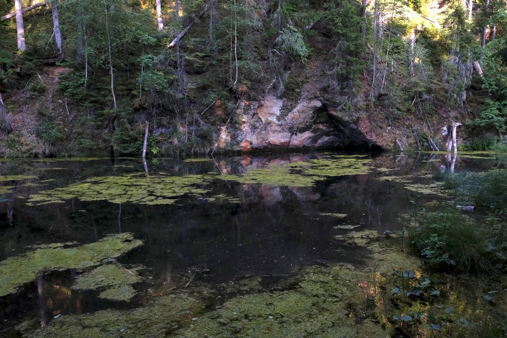 Spoguļu klintis (Cīrulīšu klintis)