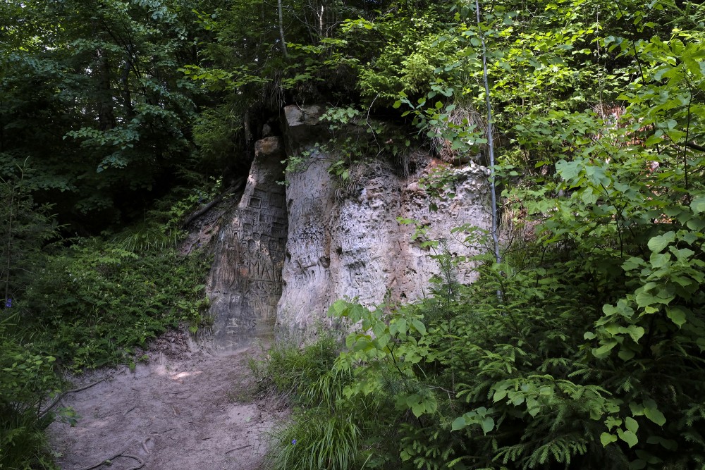 Māras kambari, Smilšakmens atsegumi