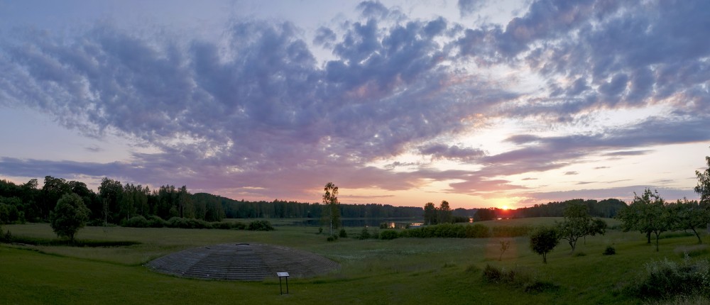 Saulrieta panorāma pie Pulgosņa ezera