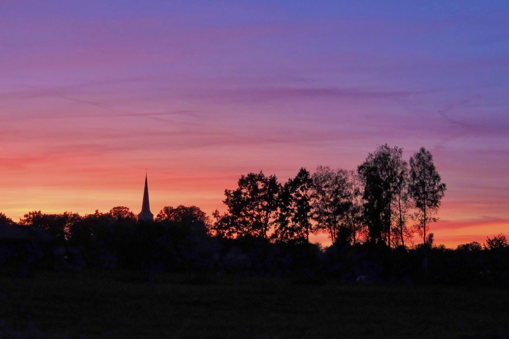 Vakara ainava pēc saulrieta