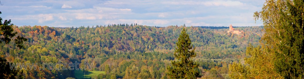 Gaujas senielejas panorāma pie Siguldas