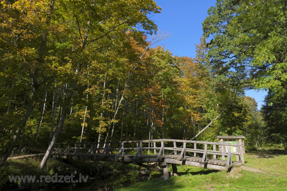 Bridge over Vilce River at Lielmāte Spring