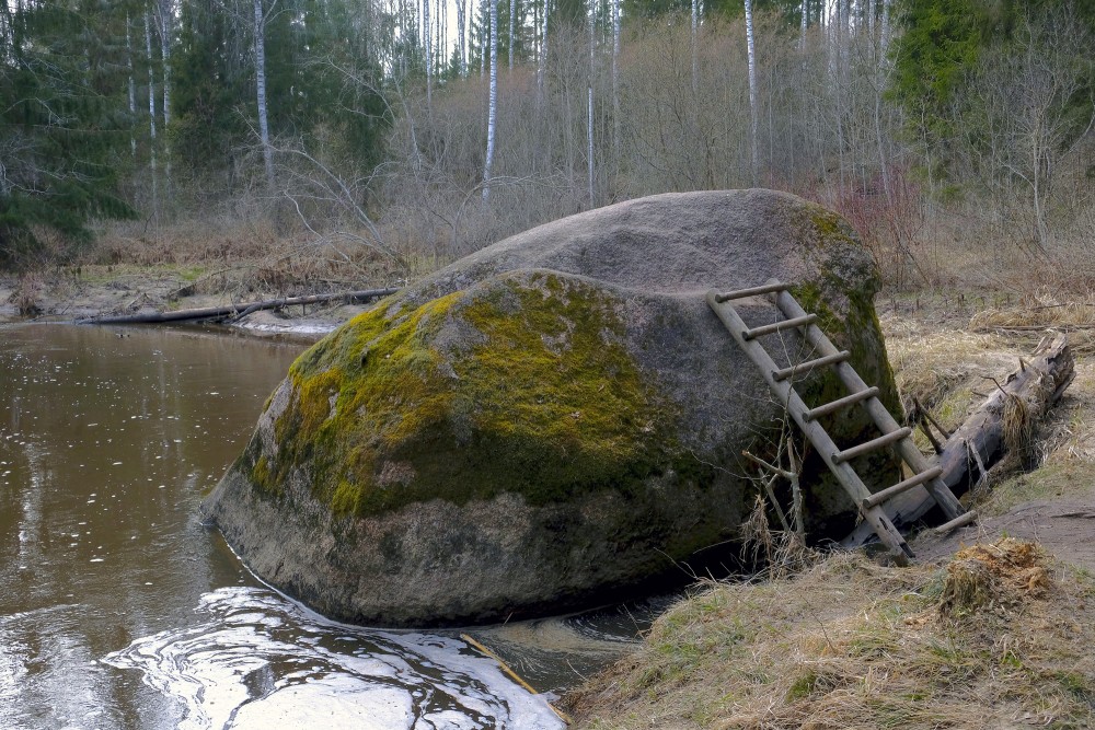 Spuņņu akmens