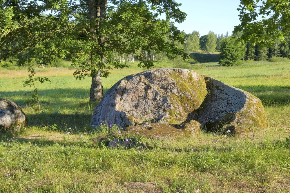 Daviņu lielais akmens