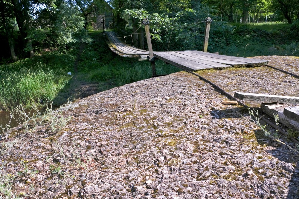 Boulder Velna Skoroderis ("Devil’s Tailor")