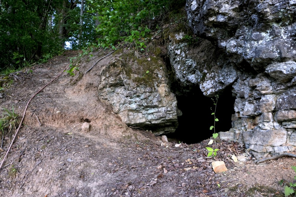 Radžupe Cave, Aknīste