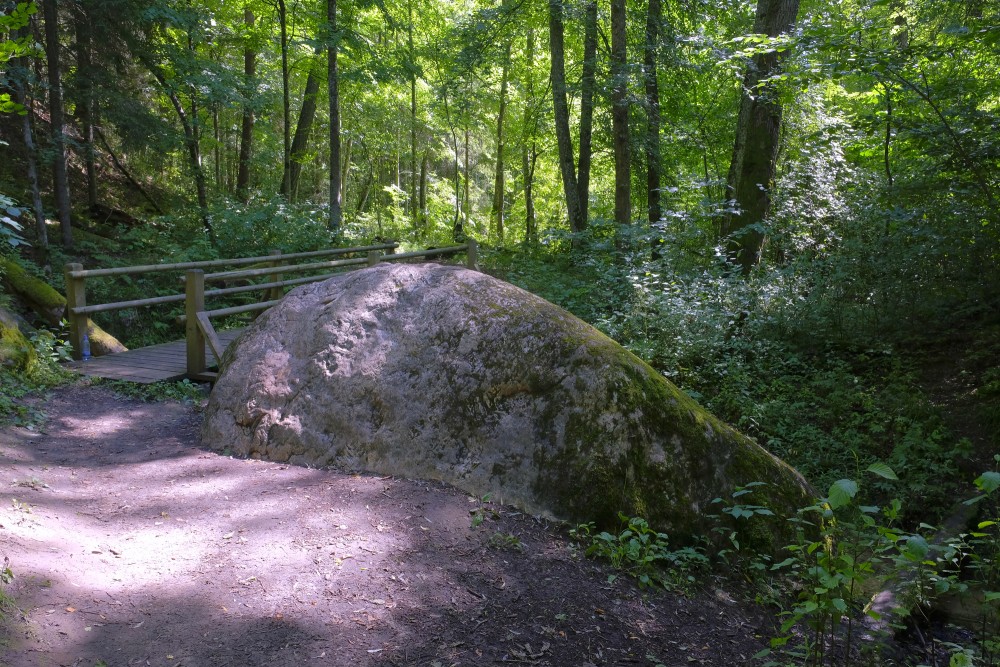 Lielais (Vella) akmens