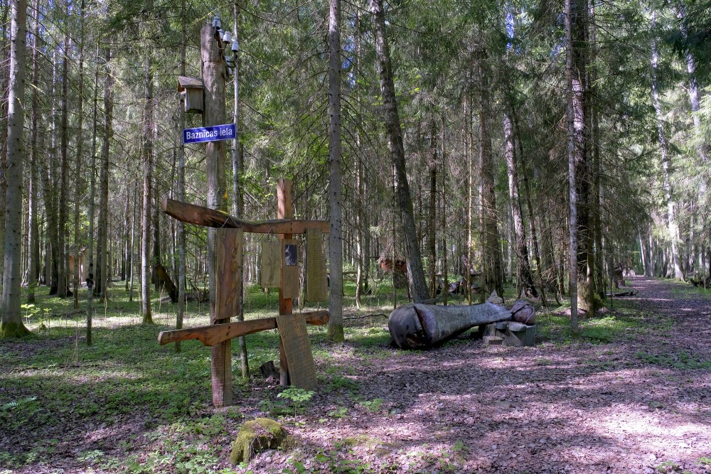 Kabiles ozolu biotops, Baznīcas iela