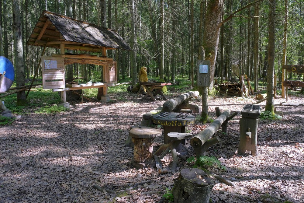 Izziņas parks un mācību taka "Ozolu biotops"