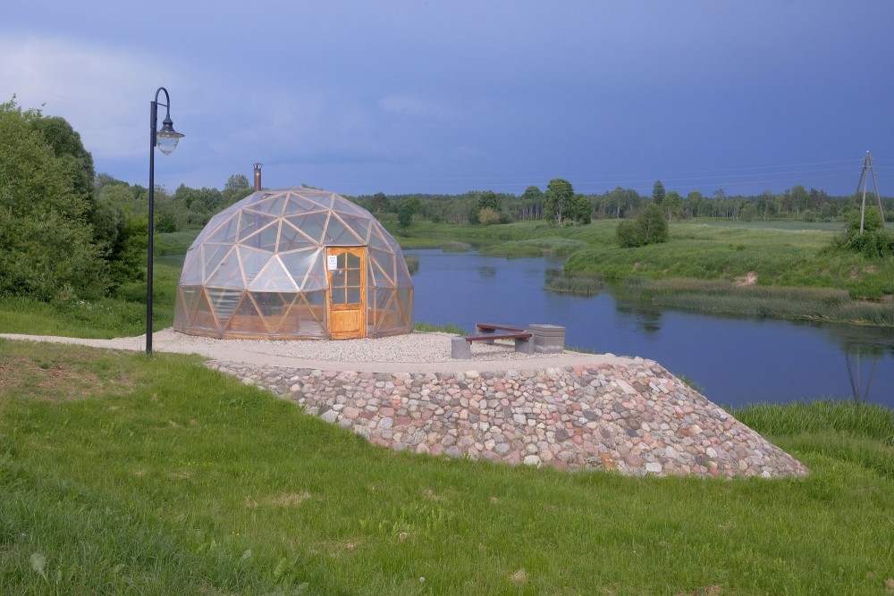 "čigānu" pirts Skrundas pastaigu takā "čigānu" pirts Skrundas pastaigu takā