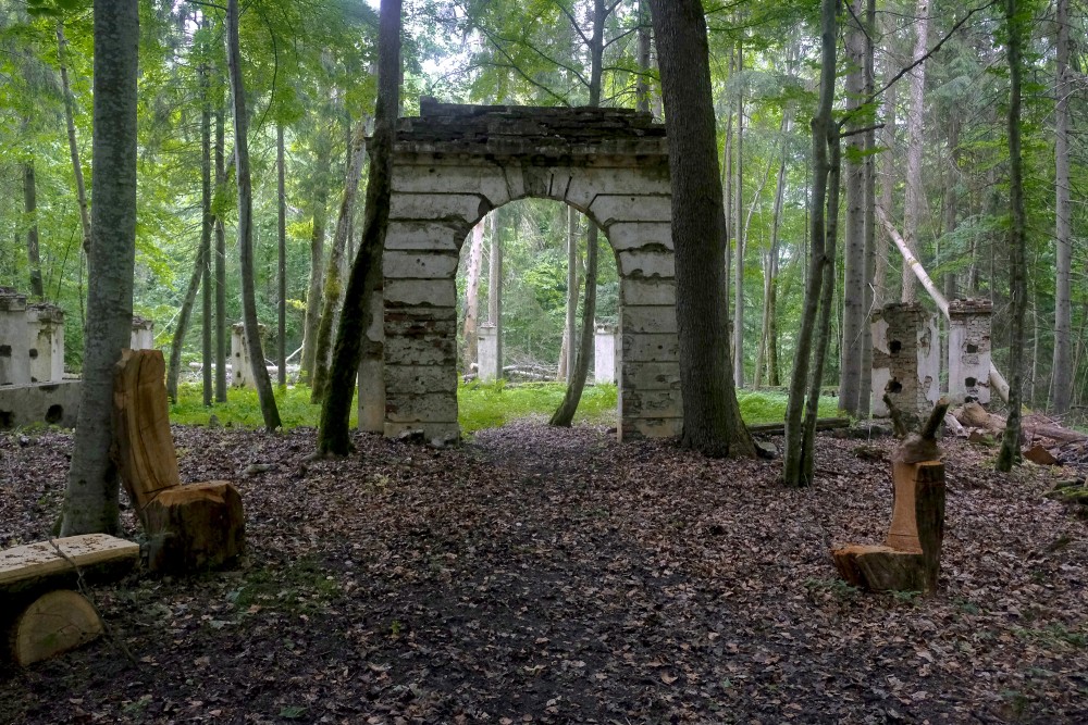 Baronu Fon Firksu dzimtas kapenes Baronu Fon Firksu dzimtas kapenes