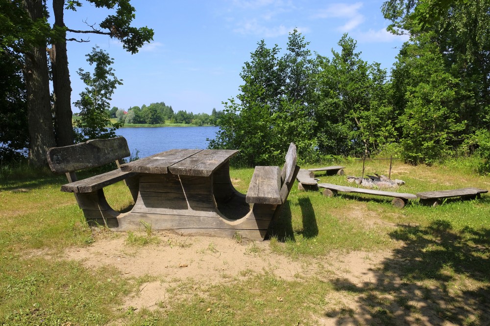 Atpūtas vieta Dziļezera - Riebezera dabas takā