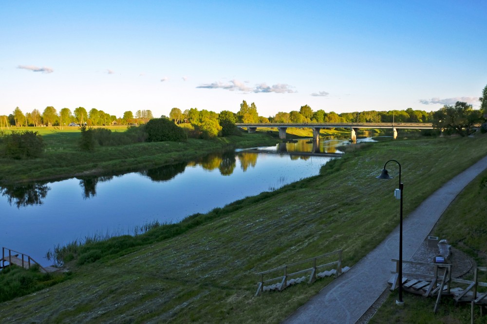 Skats no Skrundas pilskalna uz Ventu