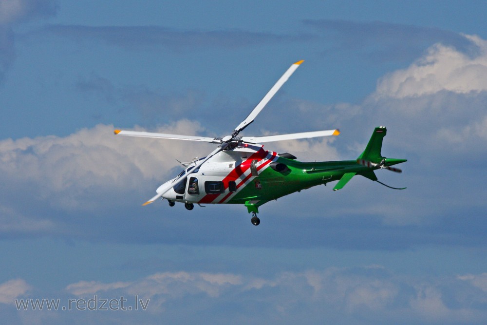Helicopter on the Fly