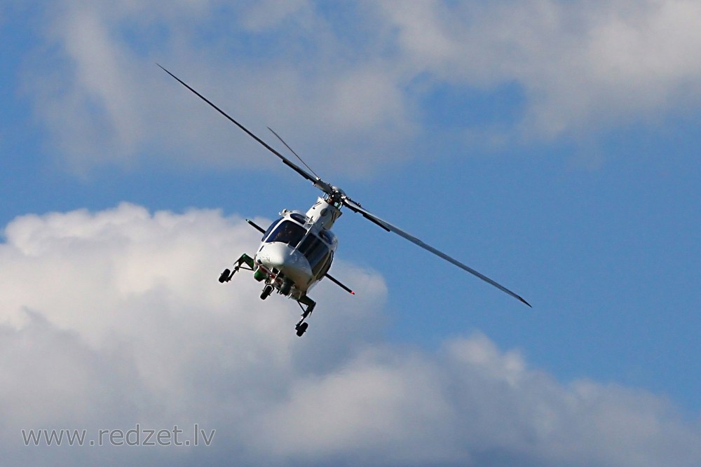 Helicopter on the Fly