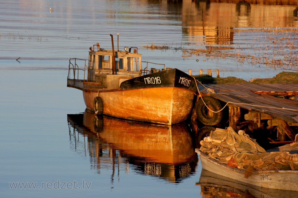 Laiva Mērsraga ostā