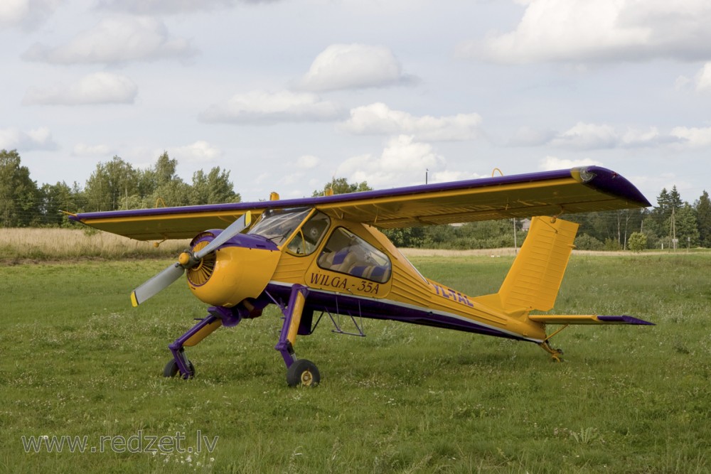 Airplane Vilga-35A