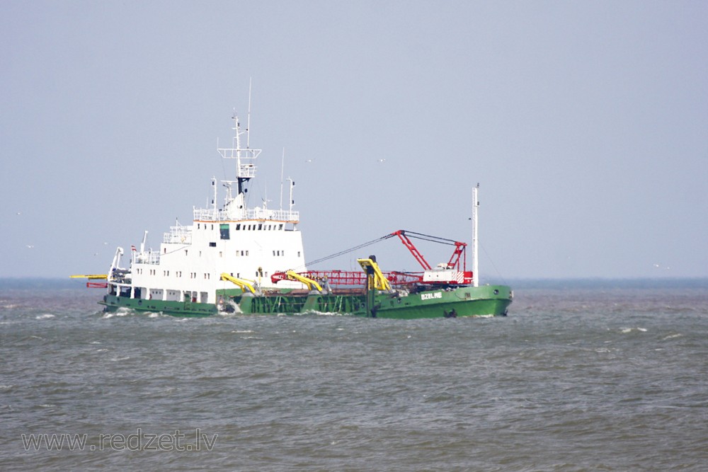 Dredge-pump Ship deepen the Estuary of the River Venta