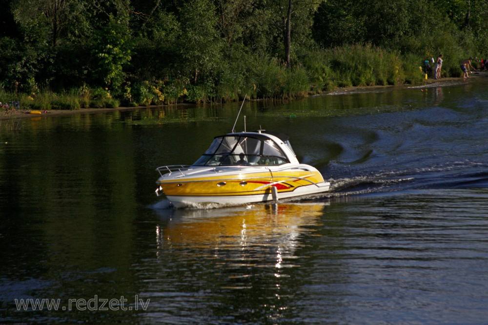 Powerboat