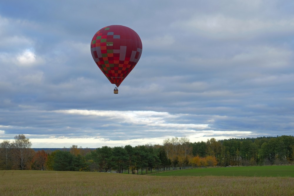 Gaisa balons lidojumā