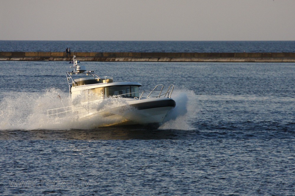 Powerboat