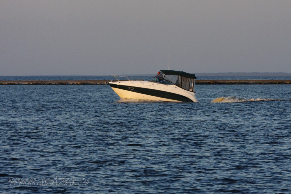 Powerboat