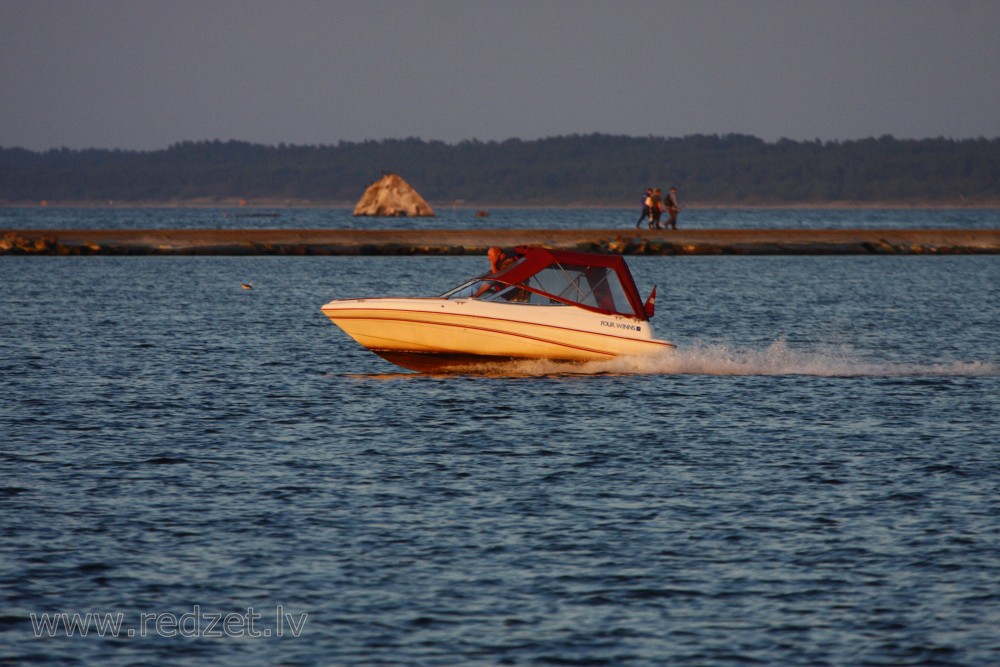 Powerboat
