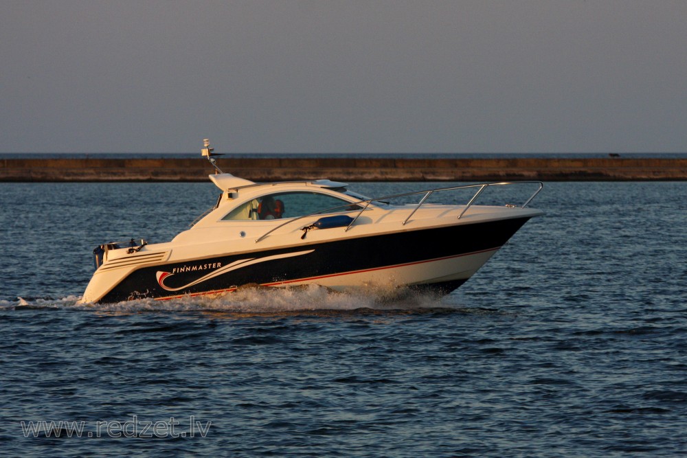 Powerboat