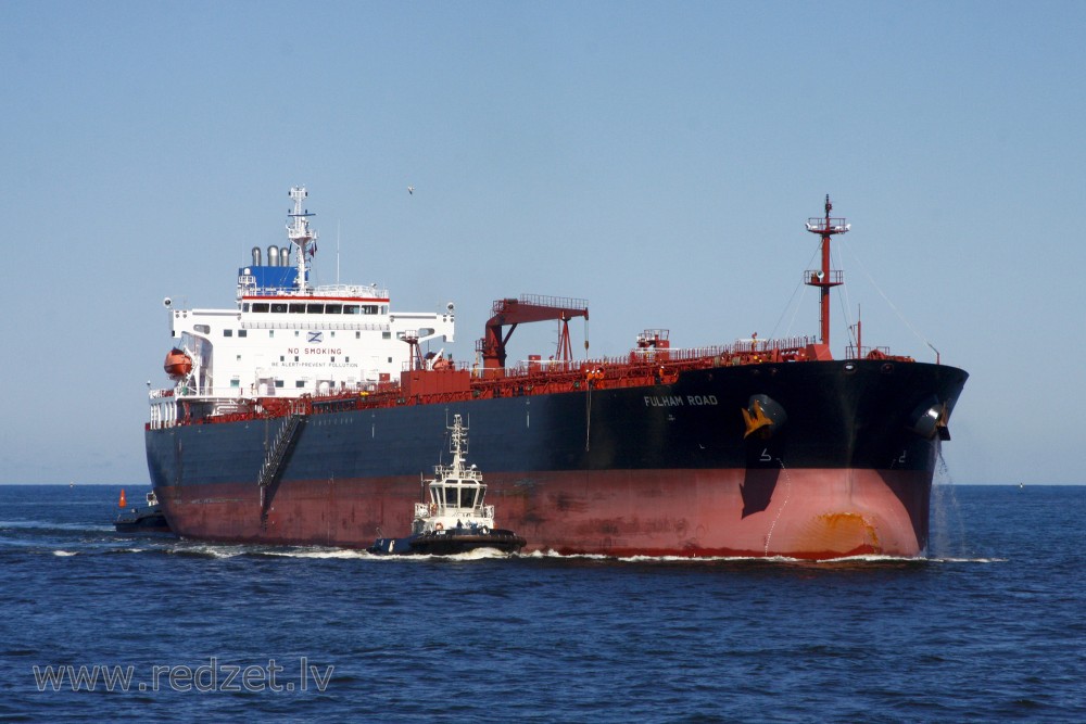 Kuģis "FULHAM ROAD" ienāk ostā