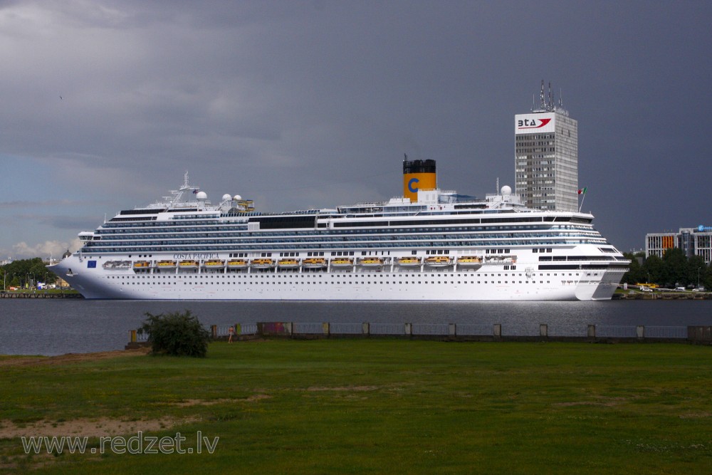 Cruise Ship "Costa Pacifica" in Riga